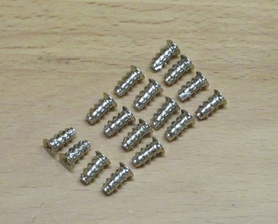 16 Stück:  Befestigungsschrauben für  Gehäuselüfter- (Fan Screws) - NEU