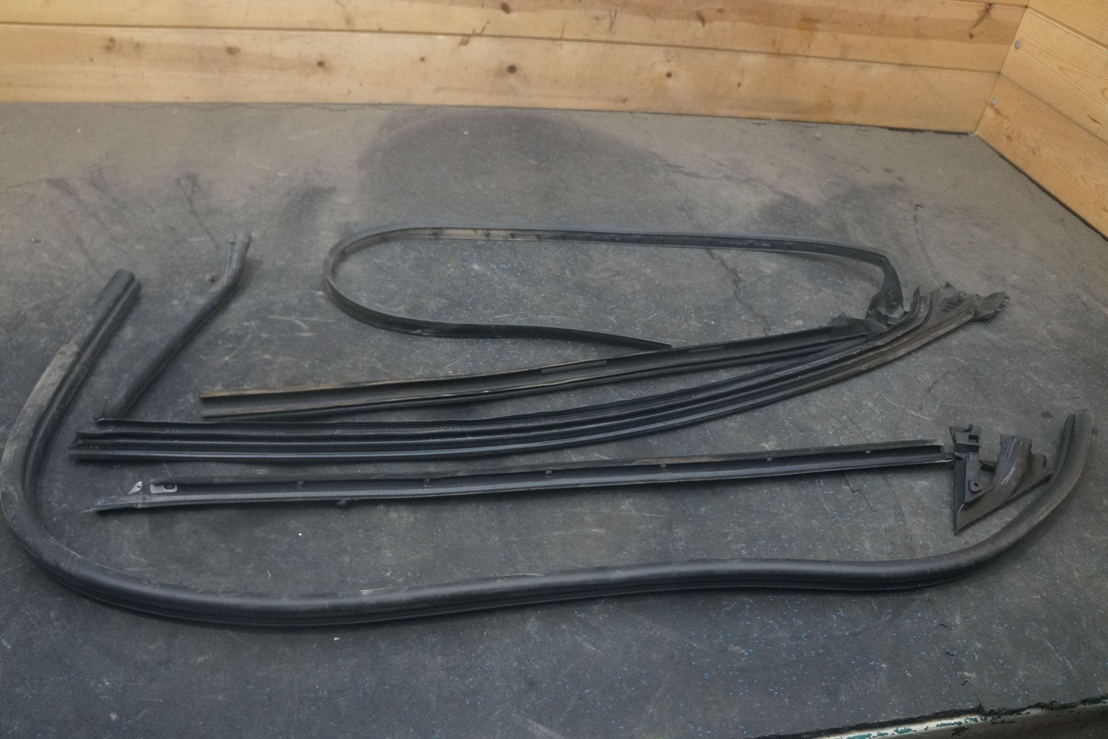 Set Right Passenger Door Seal Rubber Gasket Weather Strip 84593300 Ferrari FF 14