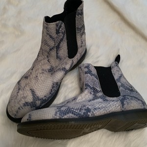dr martens snake print