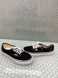vans lo pro classic black lace up trainers