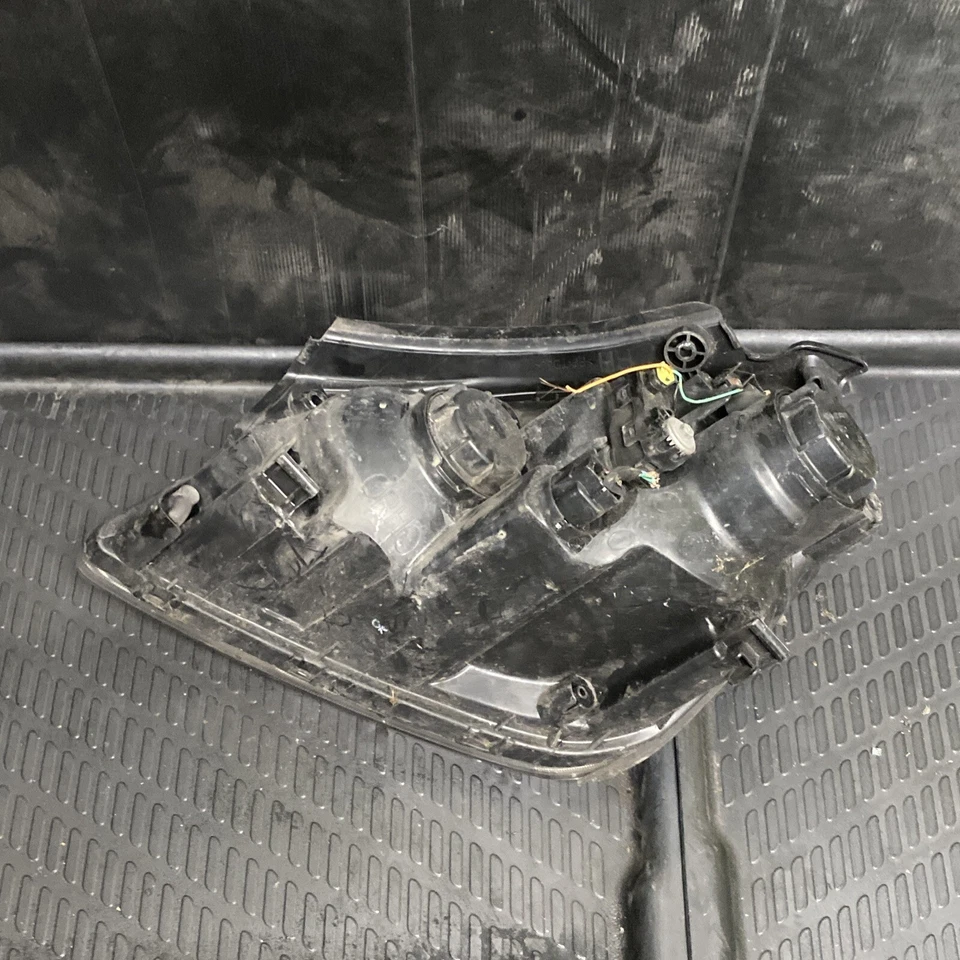 Faro halógeno delantero derecho Kia Carens 2008 lado del conductor A044936 Foto 4 de 4