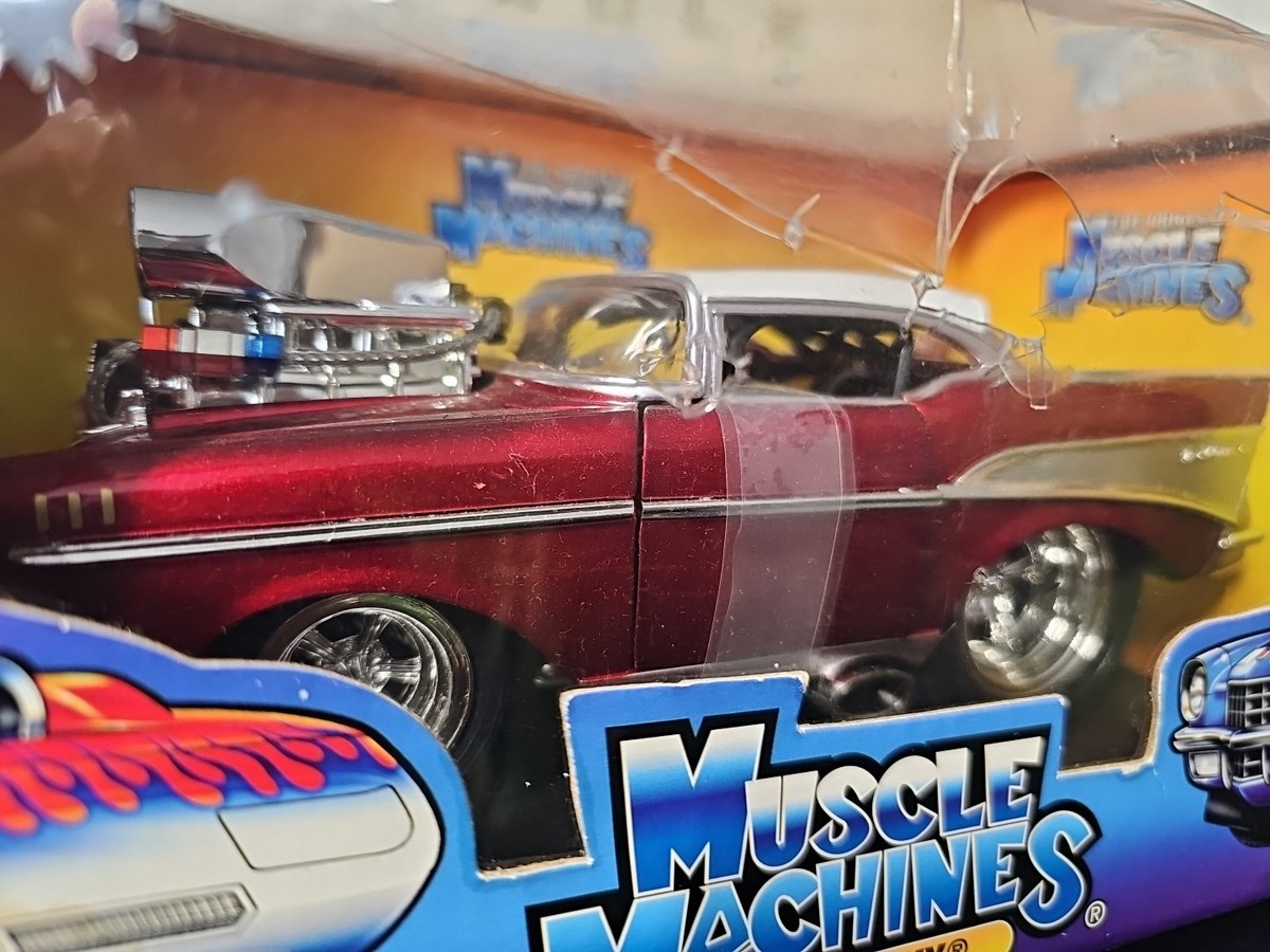 Vntg 2004 Muscle Machines 1957 Chevrolet Bel Air 1:24 Scale