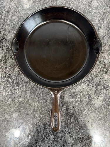 Vintage Unmarked Wagner #8 Cast Iron Frying Pan Skillet 10.5”