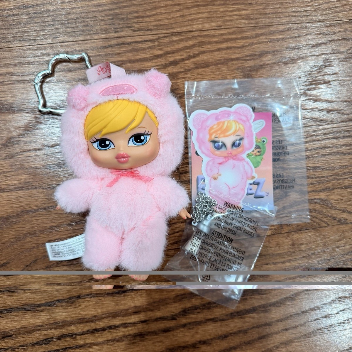 Bratzぬいぐるみキーホルダー⭐︎⭐︎ BRATZ BRATZIEZ ICONZ SERIES PLUSH KEYCHAIN Chloe - NEW, OPENED BOX