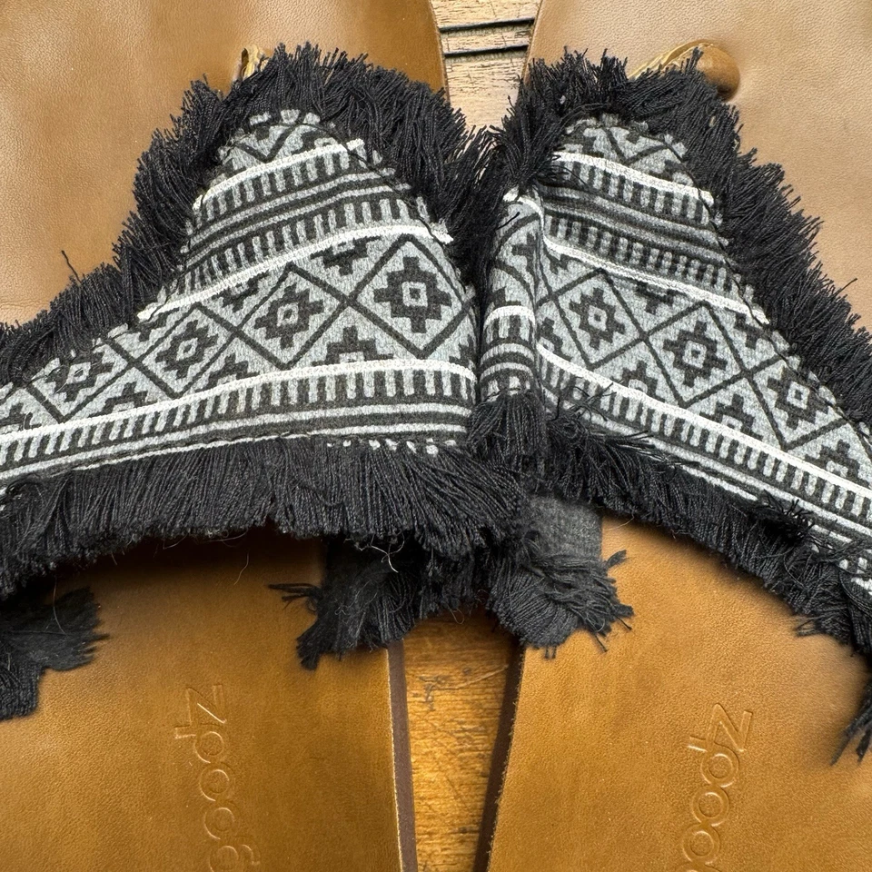 Chanclas Feelgoodz Zensole Western Boho blancas y negras para mujer talla 7/8 Foto 2 de 3