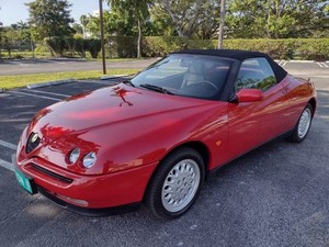 1996 Alfa Romeo Spider 2dr Stickshift Convertible Pininfarina