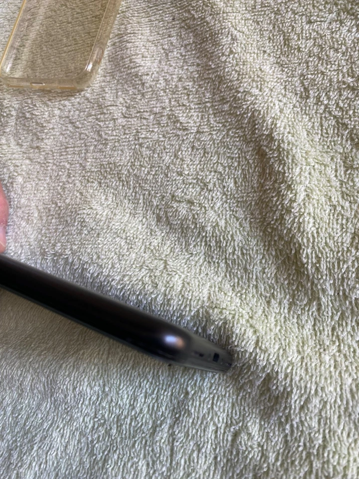 Smartphone Alcatel 1S 2019 per parti di ricambio, non funzionante - Immagine 4 di 4