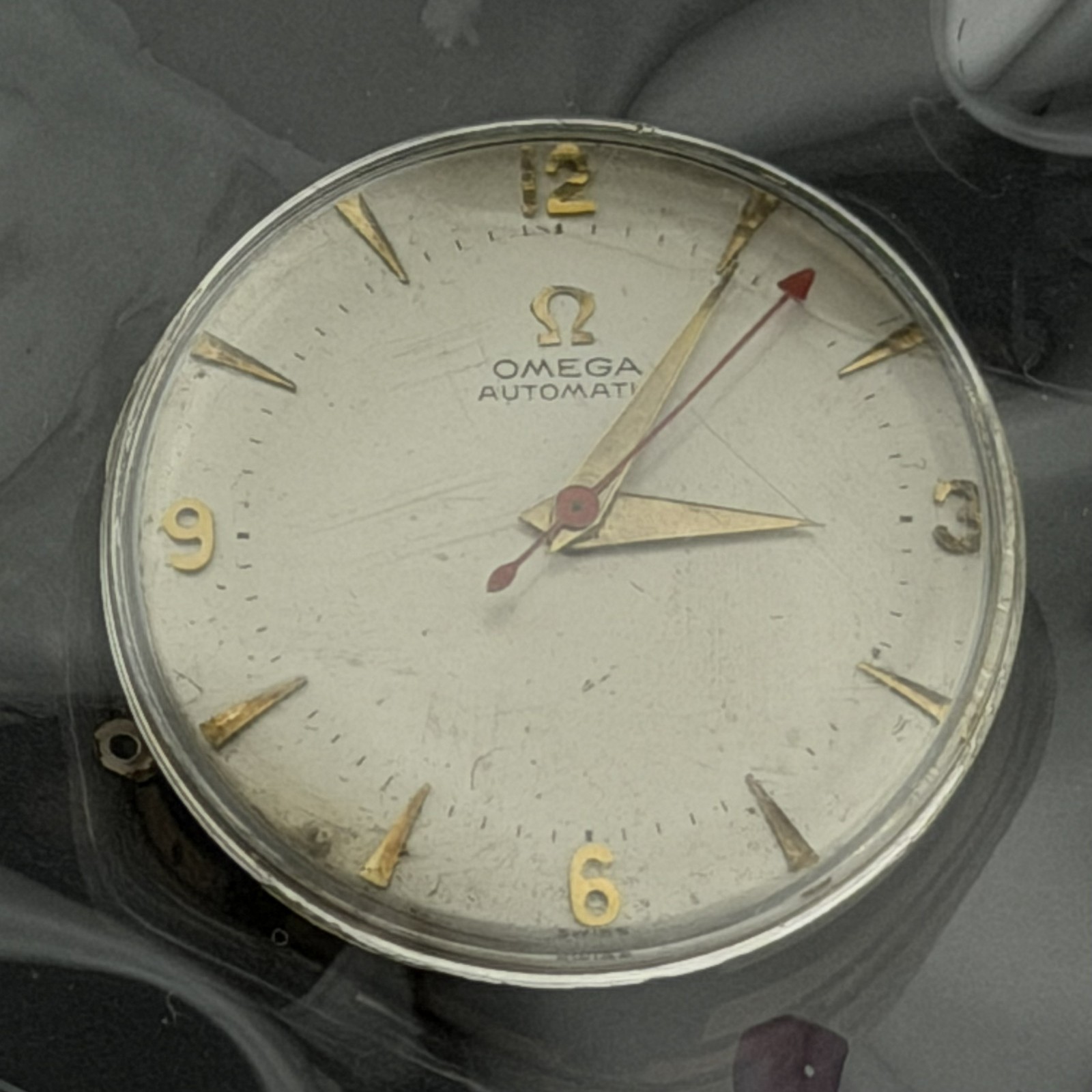 NOT OMEGA WORKING MOVEMENT &amp; VINTAGE PARTS AUTOMATIC DIAL FOR - - vintagewatches.pk