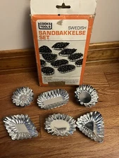Vintage Cooks Tools Swedish Sandbakkelse Tartlet Set, 29 pcs, Model 22605 - NWOB