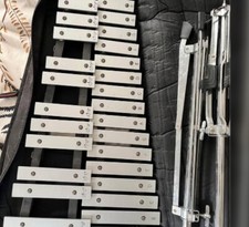 Ludwig30 Note Xylophone w/Case and Practice Pad - No Case  Only 1 Stick