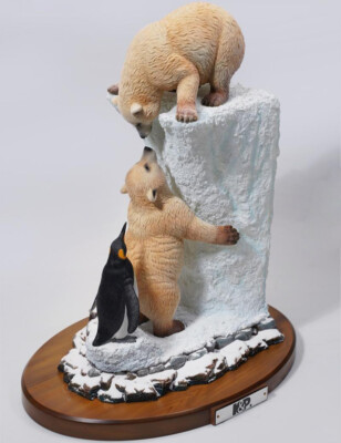 K&P An Arctic Appointment Limited Painted Animal Model Statue New In Stock