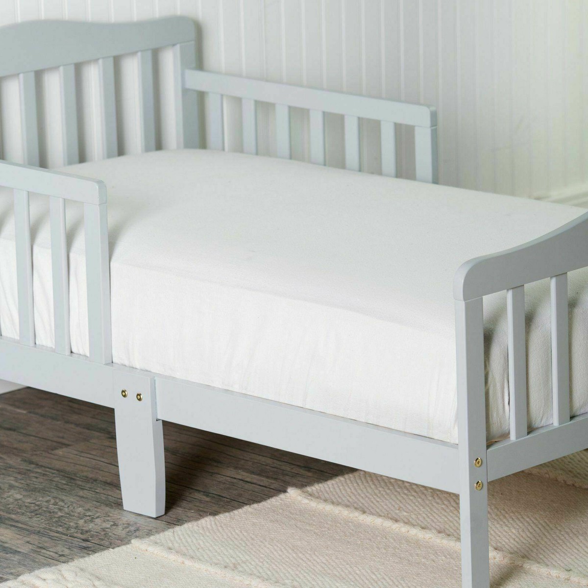 DaVinci Sleigh Wooden Toddler Bed in Gray