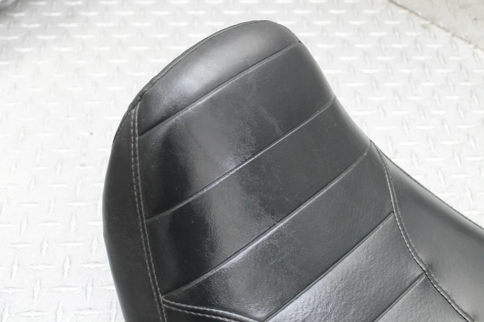 Harley-Davidson Dyna Super Glide Custom FXDC 2011 asiento delantero del conductor Foto 3 de 4