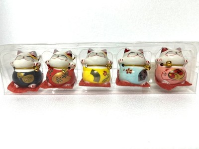 beckoning cat　lucky cat　 Maneki-neko  Ceramic　kawaii cute