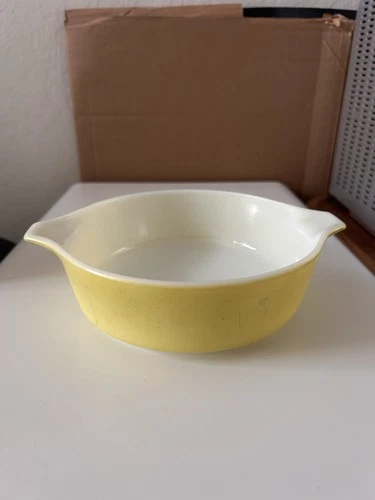 Vintage Pyrex Yellow #471  Casserole Dish1 Pt  No Lid!