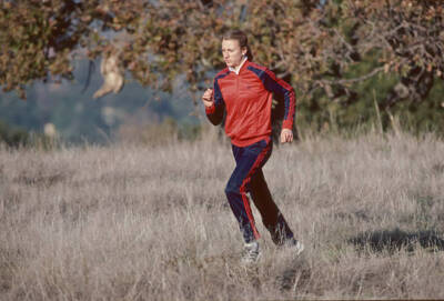 Grete Waitz of Norway trains hills near Stanford University Pa- 1981 Old Photo