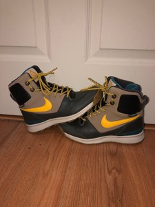 nike stasis acg boots