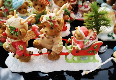 Enesco Cherished Teddies drei Bären verkleidet zur Feier Weihnachten & Schlitten