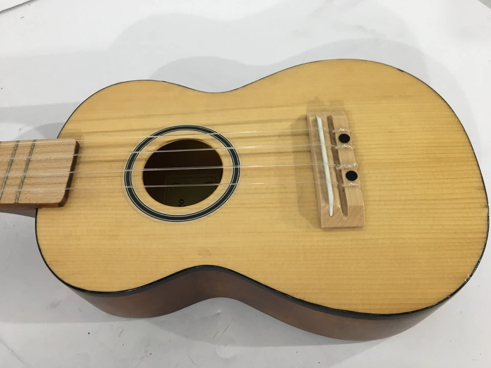 Amigo AMU18 Solid Spruce Top 4-String Soprano Ukulele Made In Romania  - Image 3 of 4