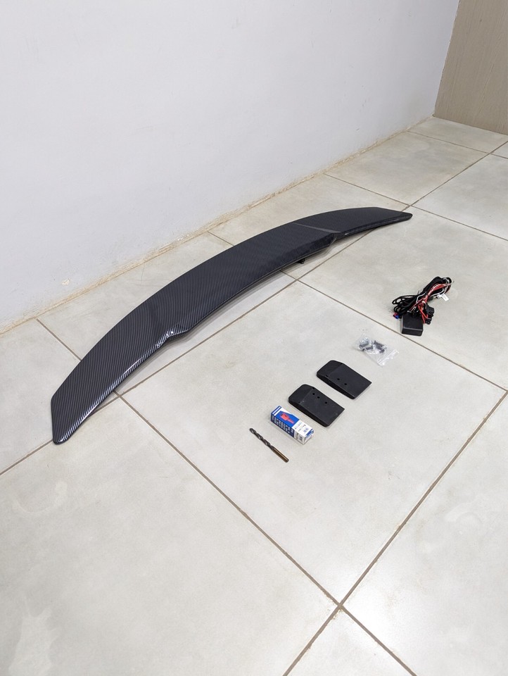 Sedan Car Automatic Deployed Carbon fiber Finish Spoiler Design With