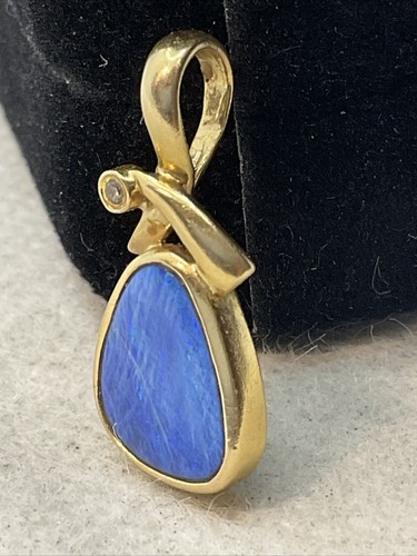 Solid 14K (585) Yellow Gold Inlay Created Doublet Opal & Diamond Charm Pendant - Picture 14 of 16