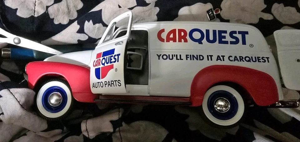 SpecCast Car Quest Diecast Limited Edition 1952 Chevy Panel Delivery 1/25 Scale - Image 4 of 4