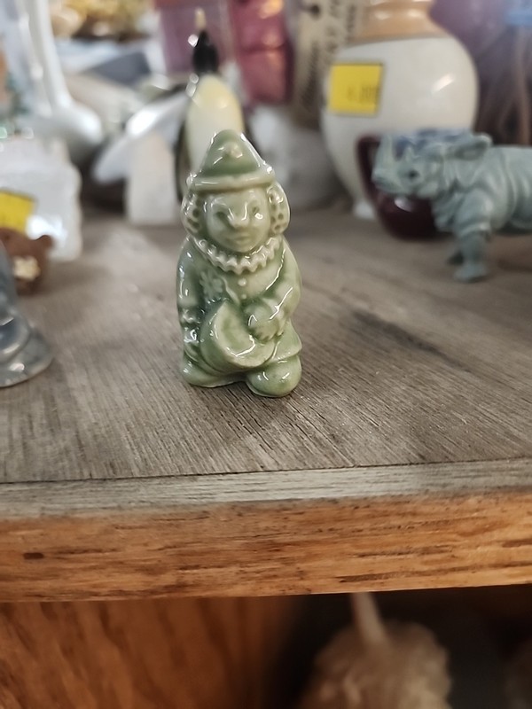 Vtg Wade Whimsies Ceramic Porcelain Circus Green Clown w/ Bucket Figurine