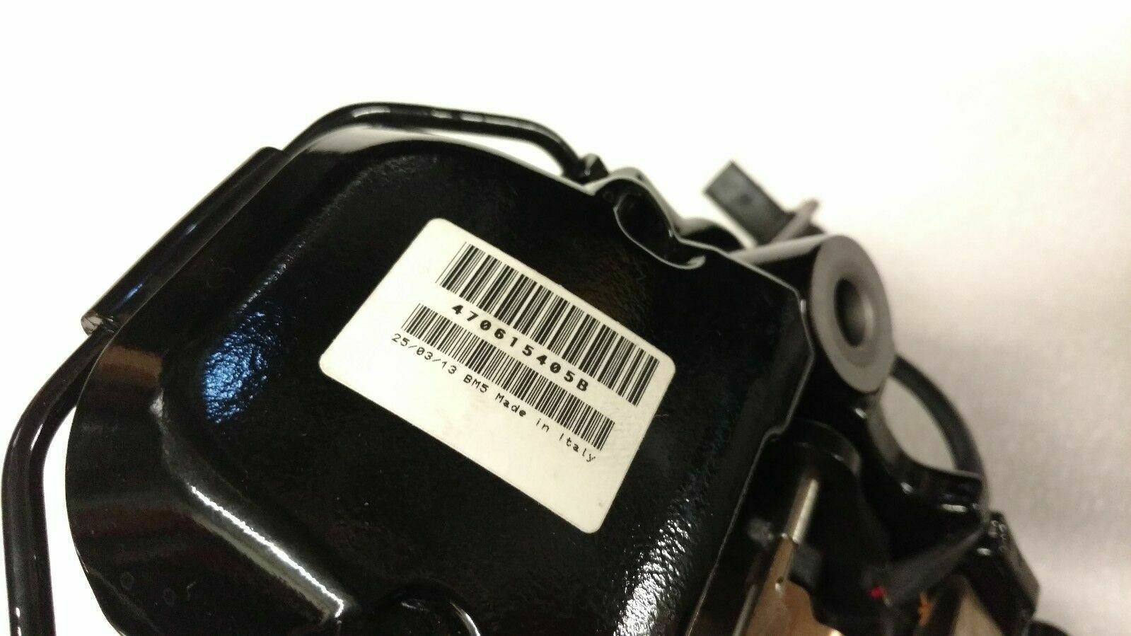 LAMBORGHINI AVENTADOR REAR LEFT DRIVER SIDE BRAKE CALIPER OEM 470615405B