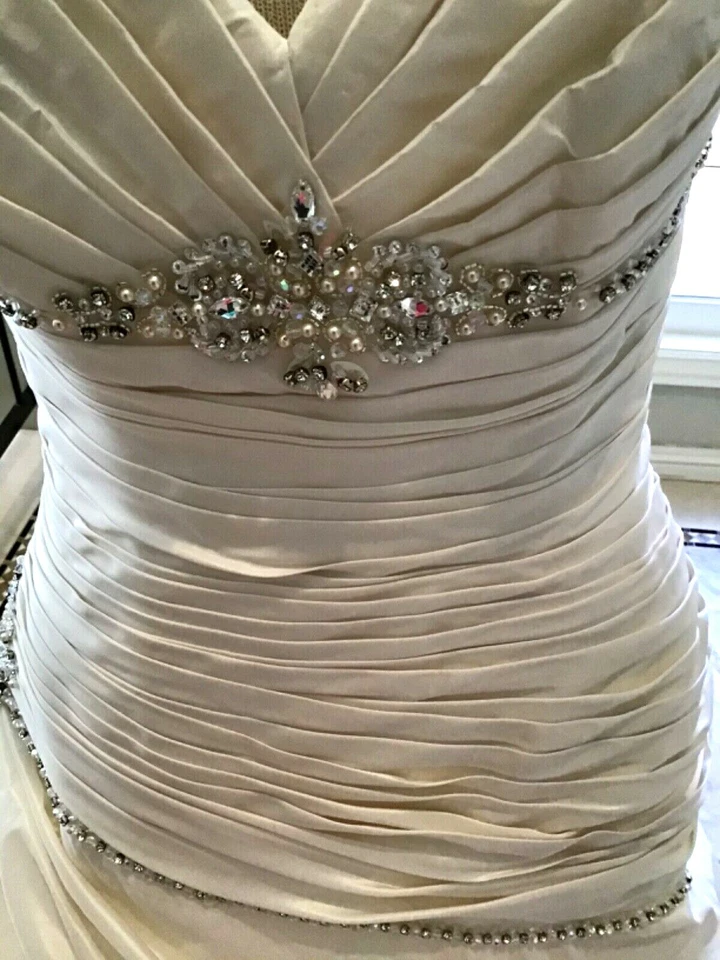 DEMETRIOS 4245 NUEVO Vestido de Novia Vestido de Novia Ajuste y Acampanado Marfil EE. UU. 10 UK 12 NUEVO CON ETIQUETAS Foto 4 de 4
