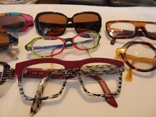 GLASSES , 12,PAIRS,  CASES, USED, IN MAGNIFICENT  CONDITION, MENS, WOMEN, KIDS