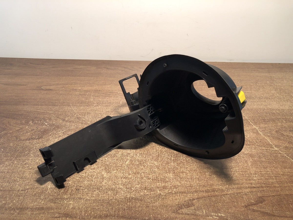 13375739 Genuine Vauxhall Astra J 5 Door Fuel Flap Housing Brand