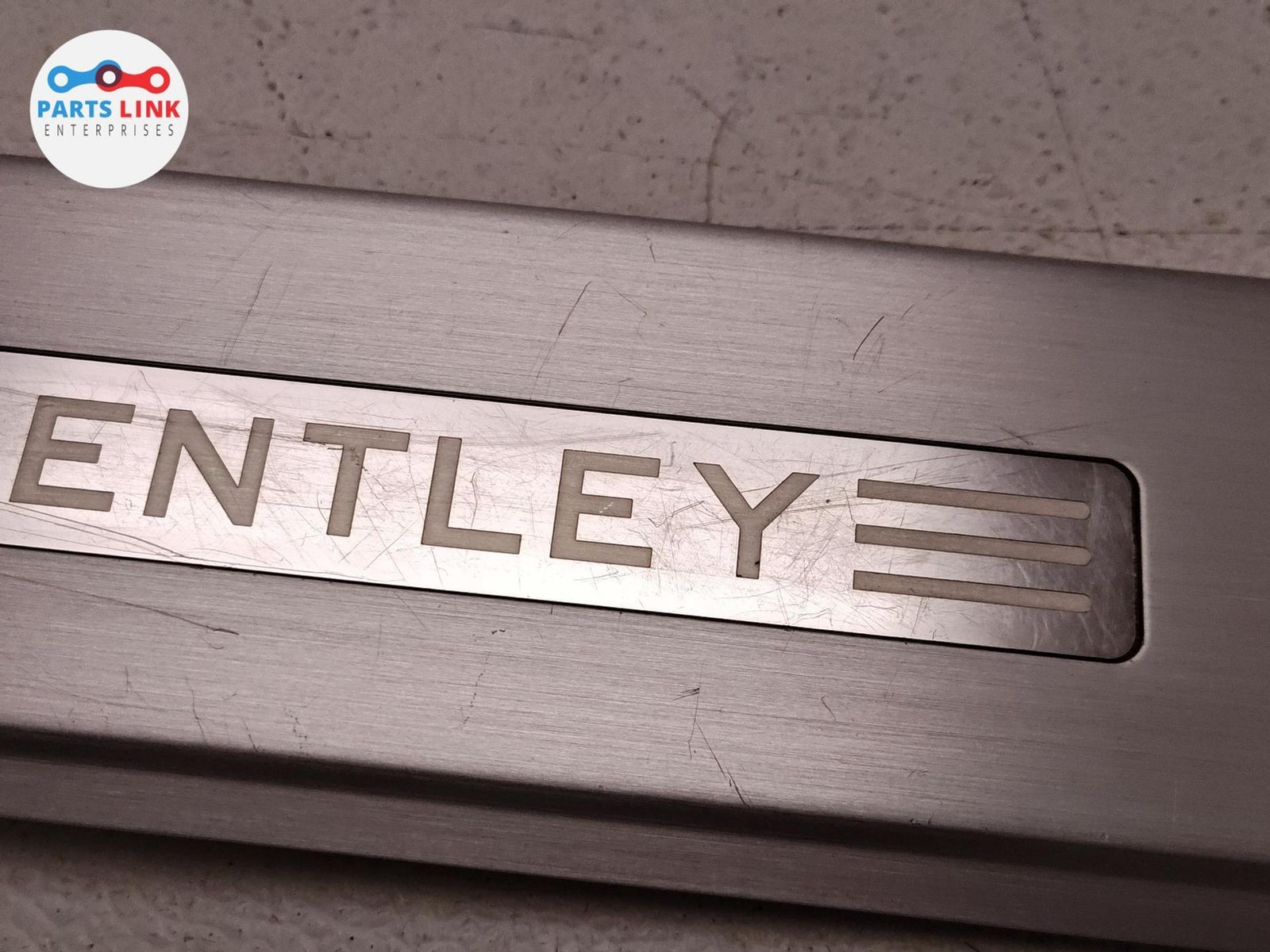 2016-20 BENTLEY BENTAYGA REAR RIGHT DOOR SILL SCUFF STEP TRIM PLATE APPLIQUE 636