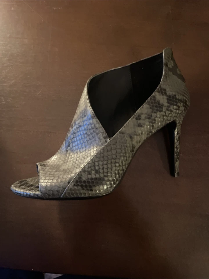 Calvin Klein Mujer Nastassia Botines Mujer Zapatos Talla 8 M- Estampado Serpiente Foto 2 de 4