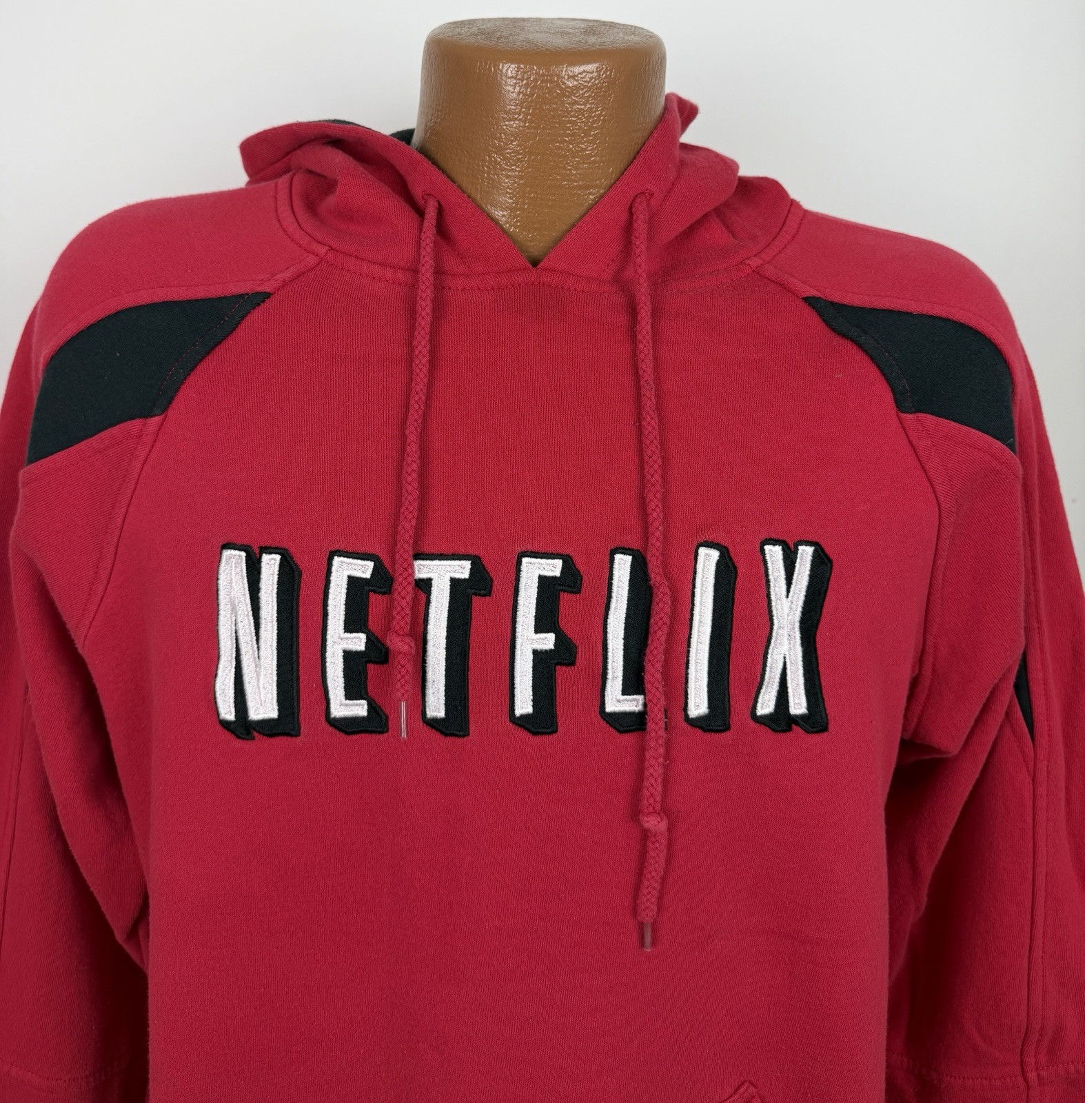 Vintage Netflix Hoodie Sweatshirt Mens Medium Y2K Embroidered Employee Movies