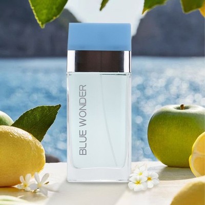 Women's Eau de Parfum Spray blending notes of Sicilian lemon bluebell and cedar