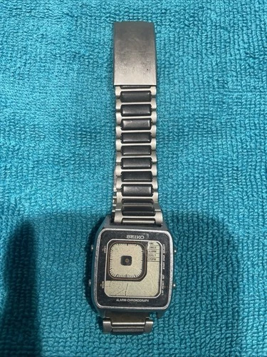 Vintage Seiko James Bond G757-4050 Digital LCD Chronograph READ