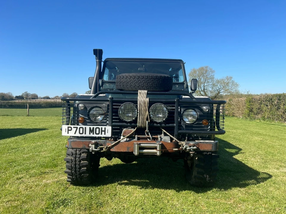 Land Rover Defender 110 300tdi station wagon - Image 3 of 4
