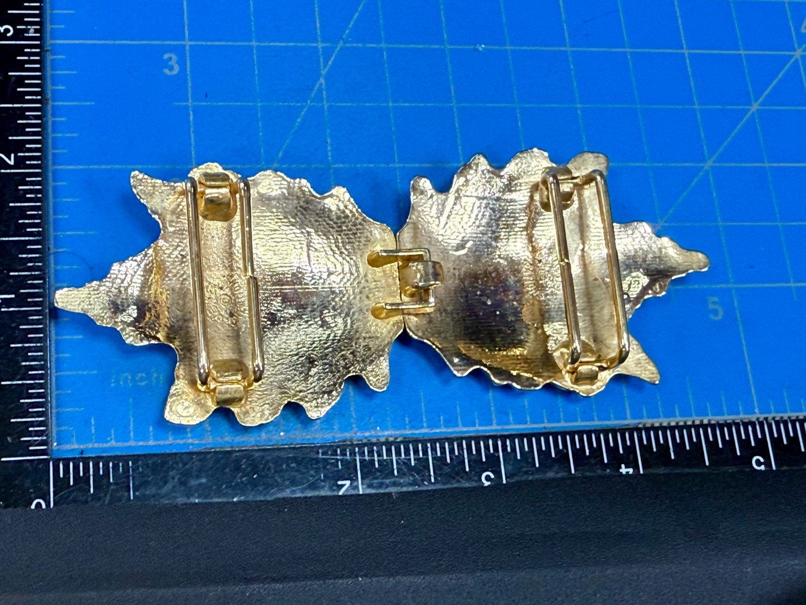 Maple Leaf  Interlocking Two Piece Vintage Gold T… - image 5