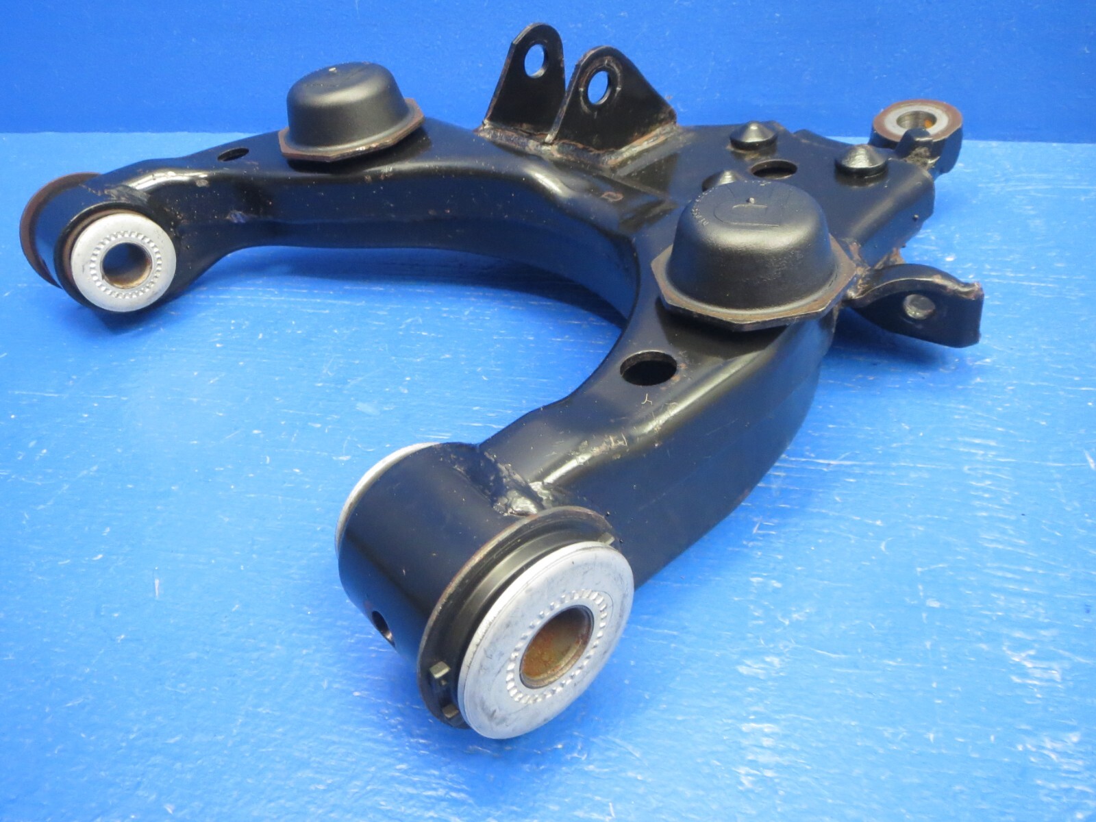 1999 TOYOTA 4RUNNER 3.4L V6 LEFT AND RIGHT FRONT LOWER CONTROL ARM OEM