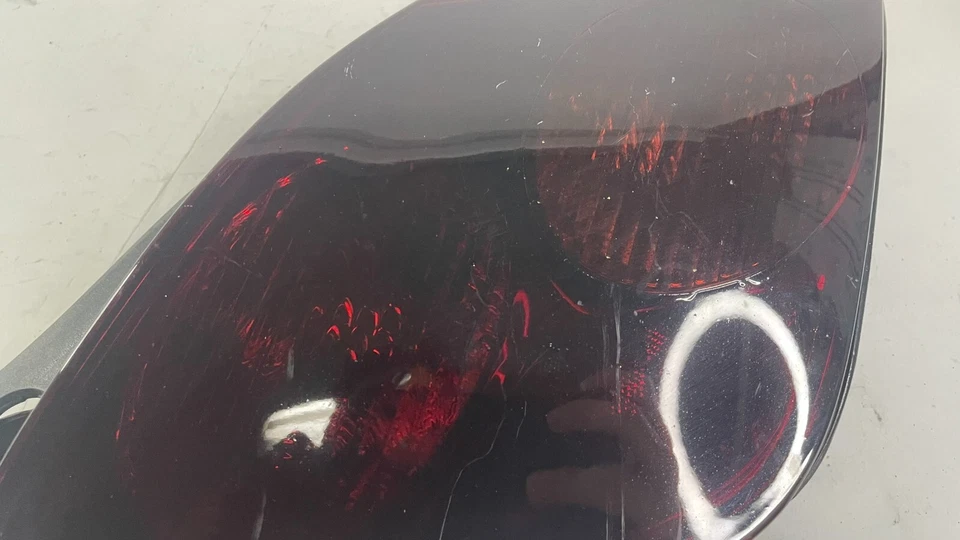 Luz trasera de paso derecho original Lexus SC430 2002-2005 81551-24080 Foto 2 de 4