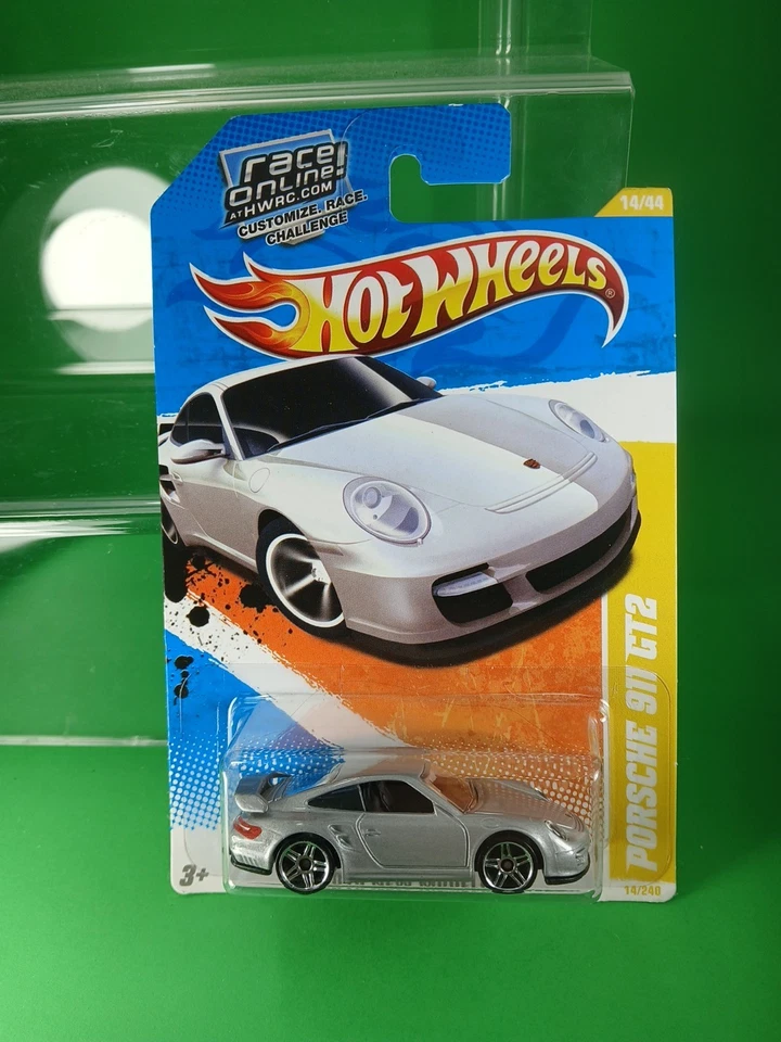 Hot Wheels 2010 Nuevos Modelos Porsche 911 GT2 Lote de 2 Variaciones Plateadas y Negras  Foto 3 de 4