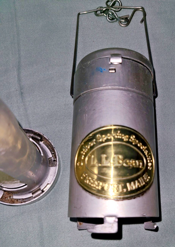 Lanterna alpina vintage L. L. Bean, lampada da campeggio a sospensione in alluminio con inserto in vetro - Foto 12 di 12