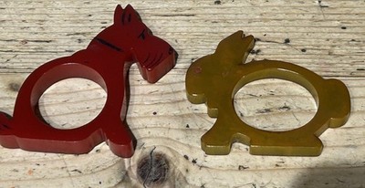 KJS3340 Art Deco Serviettenringe Phenol Catalin Bakelit farbig Hase Elefant