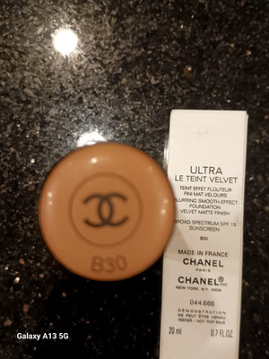 CHANEL Ultra Le Teint Matte Velvet Foundation Finish- #b30, 20ml Free Shipping
