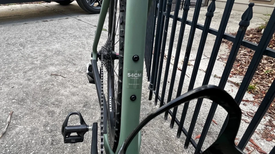 Mujer Verde 54” Santa Cruz Stigmata CC Foto 3 de 4