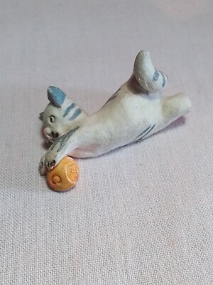 Peter Faga ''Ping-Pong''. (Katze). HS 710. 199 25x45mm. Weiß-grau gestreift.