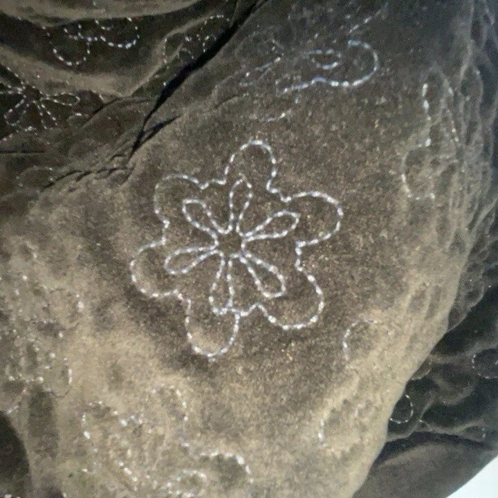 Antiguo Monedero Azul Marino Y2K Terciopelo Negro, Terciopelo Con Costuras Bordadas Azules Foto 3 de 4