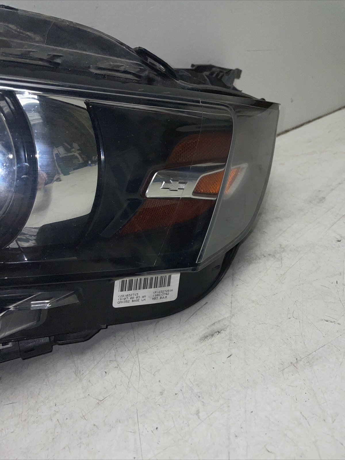 15-18 Chevrolet Impala Halogen Headlight Assembly Driver Left OEM 