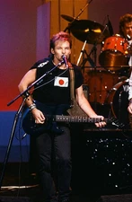 Tonight Show Nick Van Eede of musical guest Cutting Crew perfo- 1987 Old Photo