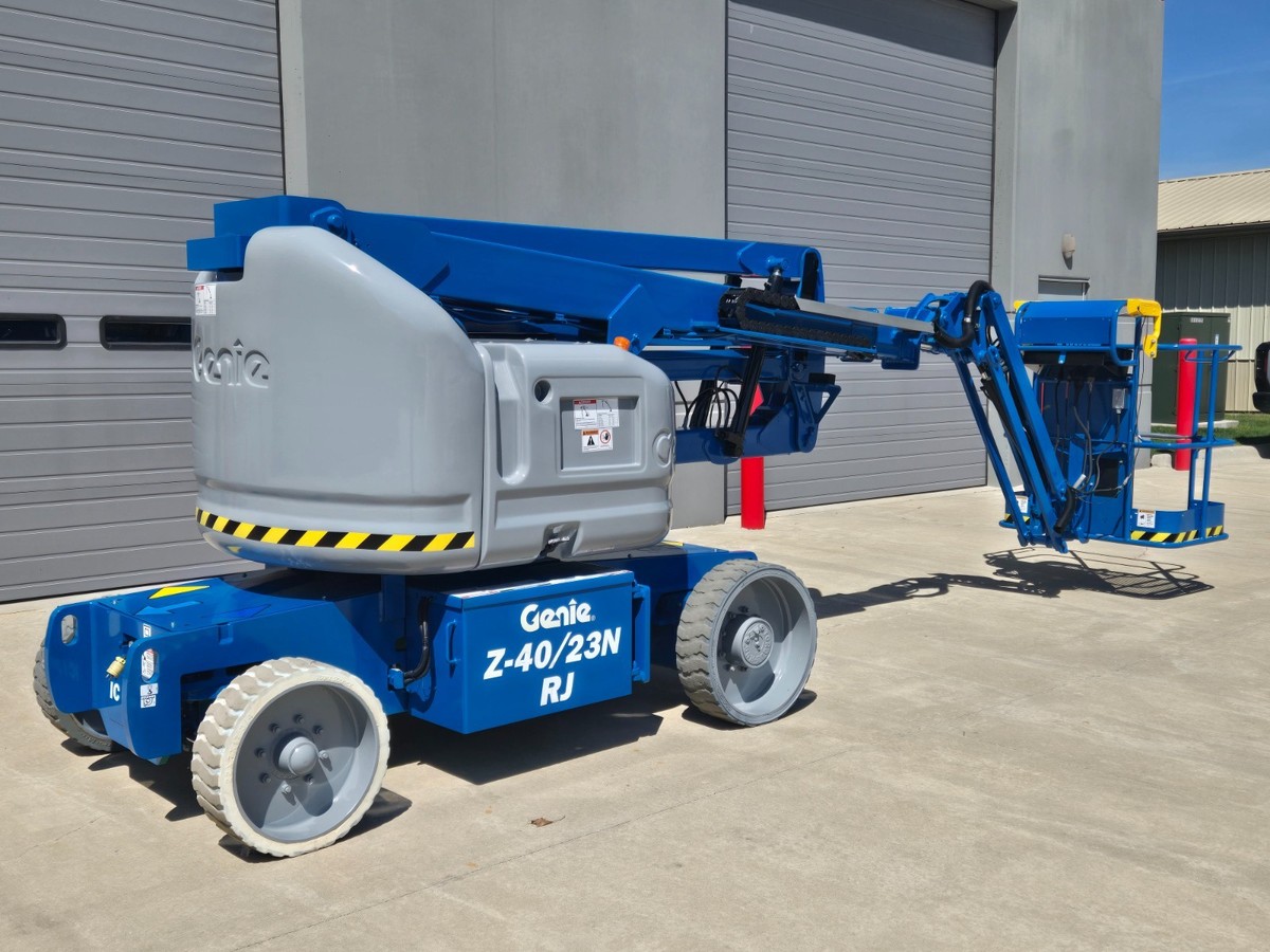 2017 GENIE Z-40/23N RJ ELECTRIC 500 LB 40' ARTICULATING BOOM LIFT